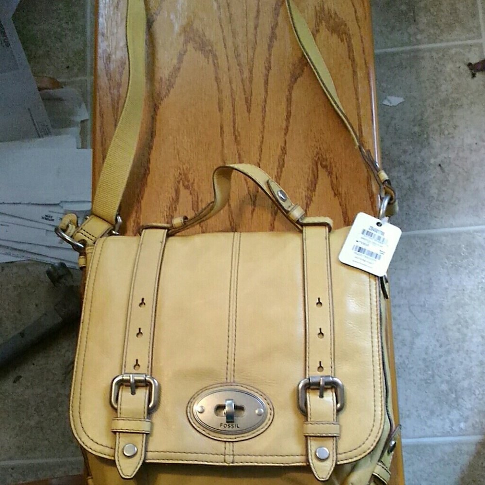 NWT Fossil Maddox Messenger Bag Crossbody
